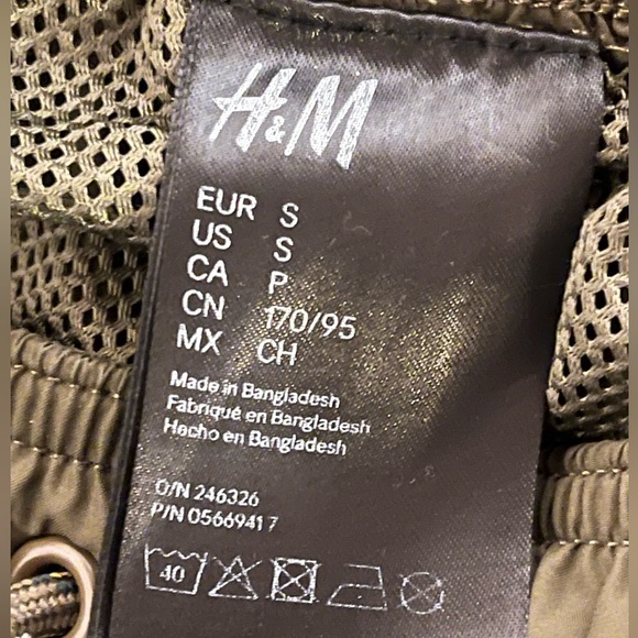 H&M Swim Trunks , Camo Green, Size Small Men’s - Picture 3 of 4